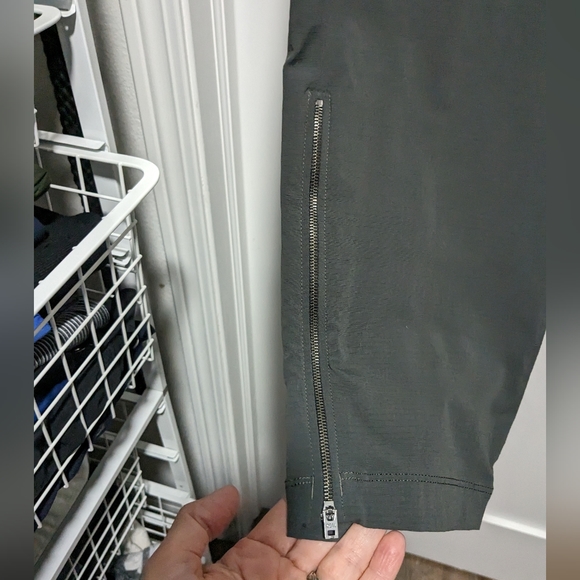 Athleta Trekki crop pants - Picture 6 of 6